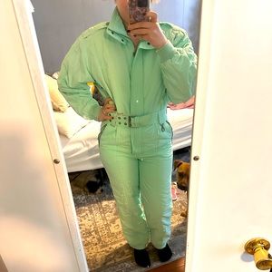 Retro ‘80s ski suit